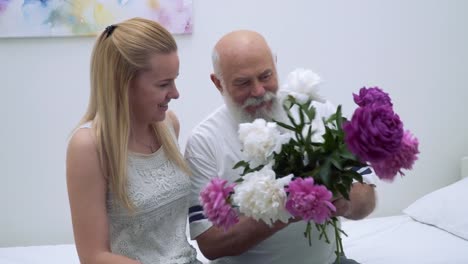 Granddaughter-visit-grandfather-in-hospital