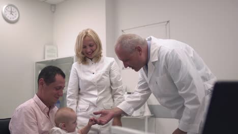 Baby-with-father-in-the-hospital