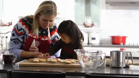 Mutter-und-Tochter-Zuckerguss-cookies