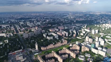 Blick-auf-Moskau-aus-der-Luft-im-Sommer