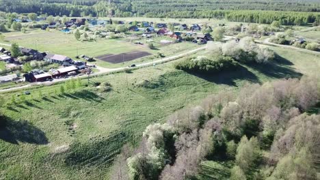 pueblo-del-centro-de-Rusia-en-Nikolo-Ushna,