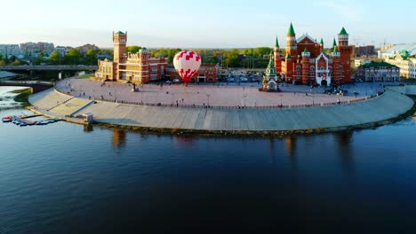 Heißluft-Ballon-wird-für-Flug-vorbereitet.-Video,-neuen,-Russland