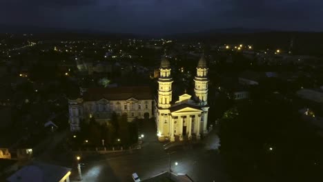 Heilig-Kreuz-griechisch-katholische-Kathedrale-in-Uzhgorod,-Transkarpatien,-Ukraine