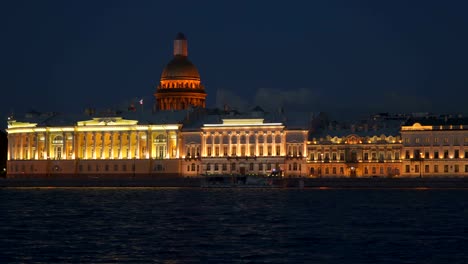 Night-time-Neva-coast.-Saint-Petersburg