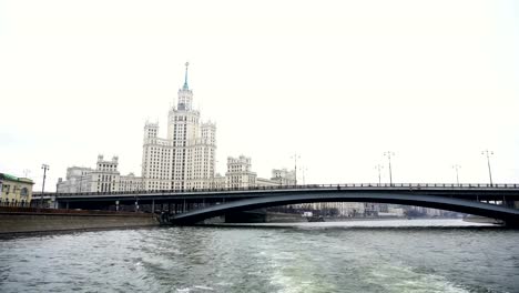 Sightseeing-tour-on-the-Moscow-river