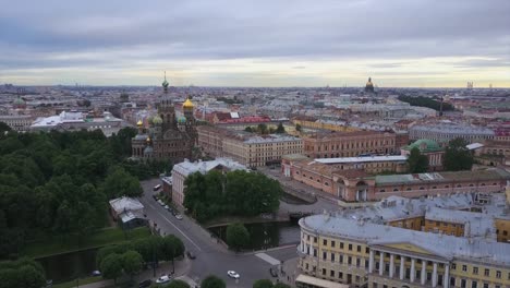 Salvador-de-San-Petersburgo-de-día-nublado-de-Rusia-en-el-panorama-aéreo-de-sangre-derramada-paisaje-urbano-4k