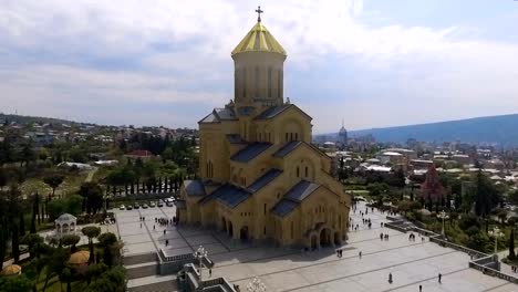 Sameba-Cathedral-in-Tbilisi,-largest-religious-building,-historical-attraction