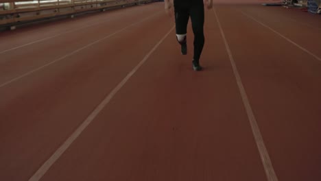 Professional-Athlete-with-Prosthesis-Beginning-Run