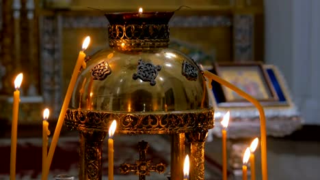 Burning-candles-in-russian-orthodox-church