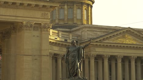 Panorama-of-a-columns-of-The-Kazan-Cathedral-in-the-summer---St.-Petersburg,-Russia-World-Cup-2018