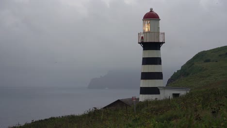 Petropavlovsk-Lighthouse-on-coast-of-Pacific-Ocean.-Petropavlovsk-City,-Russian-Far-East