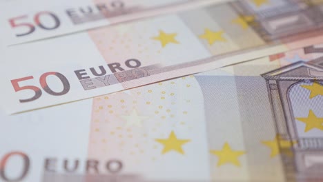 Menge-von-fünfzig-Euro-Banknoten-in-einer-Zeile-Geld-Hintergrund-langsam-kippen-4K-3840-X-2160-UHD-Footage---Europäische-Union-Währung-50-Euro-Konfessionen-4K-2160p-UltrahD-kippbaren-video