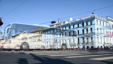 Lapso-de-tiempo-de-cruce-en-Nevsky-Prospekt,-San-Petersburgo,-Rusia.-Desenfoque-de-movimiento-y-metraje-teñido.