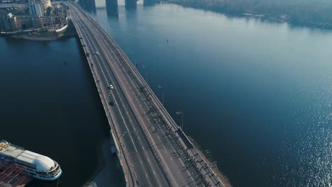 Marathon-running-on-the-bridge.-Wide-shot