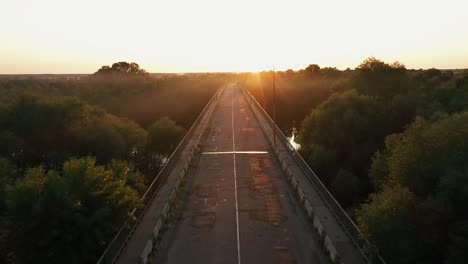 Aerial-shot-of-the-bridge,-flying-above-the-bridge-4к