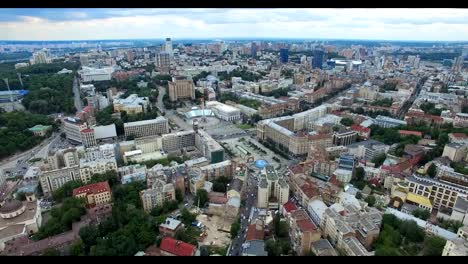 Majdan-Nezaleznosti-monumentos-de-ciudad-de-Kiev-en-Ucrania