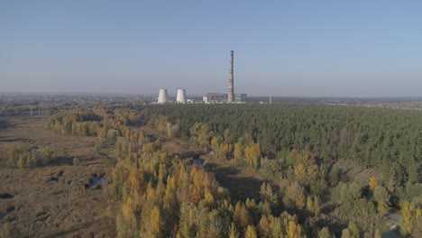 A-thermoelectric-plant-with-big-chimneys