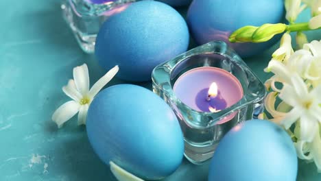 Festlicher-Hintergrund,-Happy-Easter-Grußkarte-im-blauen-Stil