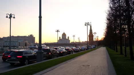 View-of-Kremlin-embankment,-Big-Stone-bridge-and-Cathedral-of-Christ-the-Savior