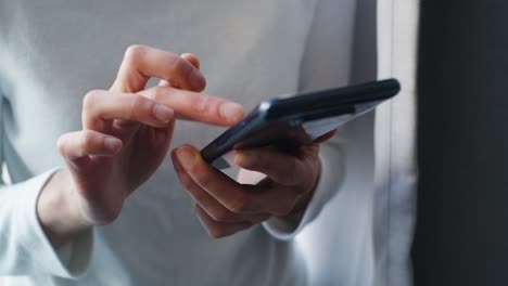 Working-From-Home,-Woman-Typing-On-Mobile-Device