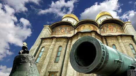 Tsar-Cannon,-Moscow-Kremlin,-Russia----is-a-large,-5.94-metres-(19.5-ft)-long-cannon-on-display-on-the-grounds-of-the-Moscow-Kremlin