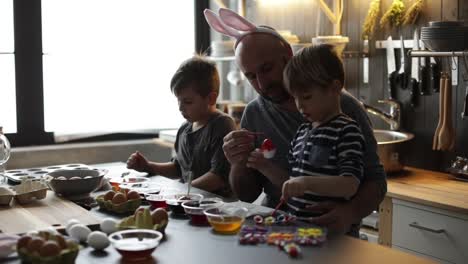 Painting-eggs-and-having-a-great-time