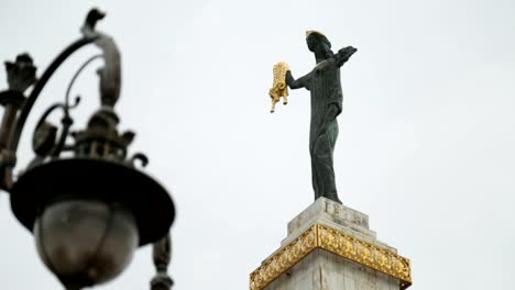 Prinzessin-Medea-Denkmal-auf-Europa-quadratisch,-historische-Sehenswürdigkeiten-in-Batumi,-Kunst