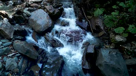 Kaskade-von-Wasserfällen-Rosa-Khutor