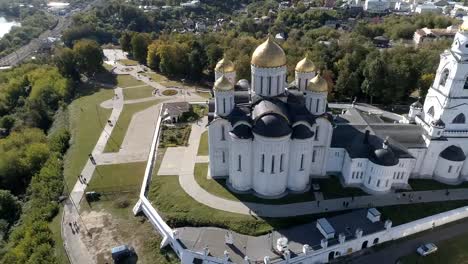 Himmelfahrts-Kathedrale-in-der-Stadt-Wladimir