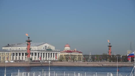 Der-Tag-leuchtete-die-Lichter-der-Schießsäule