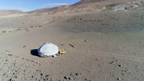 Casa-Tradicional-Altai.-Ail-o-Yurt.-Vídeo-aéreo