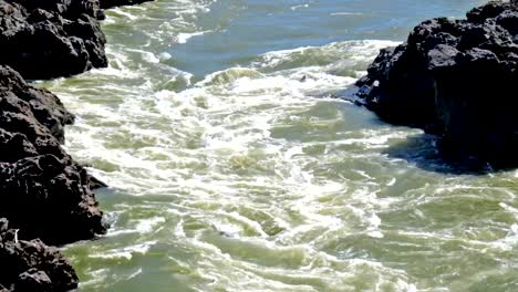 Teldykpen-Stromschnellen-auf-Altai-Fluss-Katun-in-der-Nähe-von-Oroktoi,-Russland