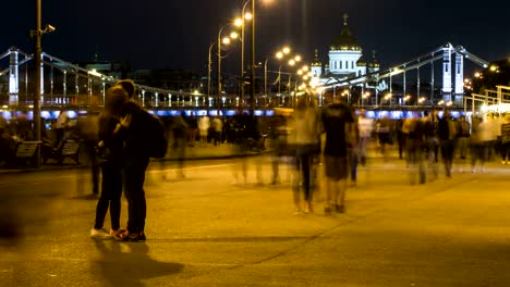 crowds-of-people-walking-on-a-summer-weekend-on-the-waterfront-in-the-city-Park,-time-lapse