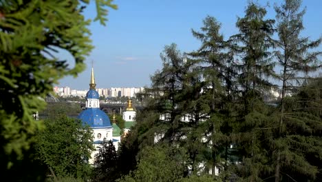 Vista-del-monasterio-de-Vydubetsky-de-Kiev