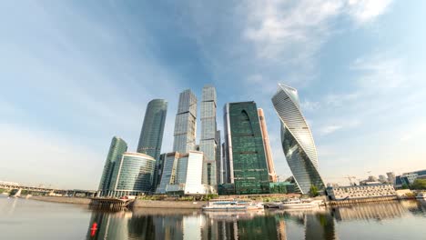 Moskau-Stadt-Skyline-Timelapse-im-Zentrum-des-Geschäftsviertels-und-Moskwa,-Moskau-Russland-4K-Zeitraffer