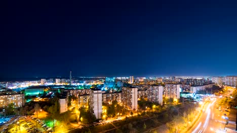 La-pintoresca-vista-de-la-ciudad-nocturna.-Lapso