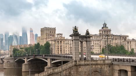 Moscow-Russia-time-lapse-4K,-city-skyline-timelapse-at-business-center-district-and-Moscow-River