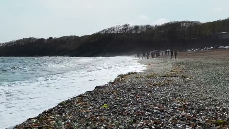 Meereslandschaft-mit-Blick-auf-den-Glasstrand.-Wladiwostok,-Russland