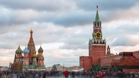 Hiper-lapso-de-la-Plaza-Roja,-Kremlin-y-Catedral-de-San-Basilio,-Moscú,-Rusia.