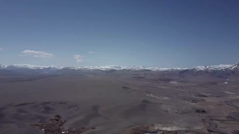 Altai-Gebirge.-Highland-Landschaft.-Russland.-Sibirien.-Flug-am-Quadrocopter.-Ansicht-von-oben