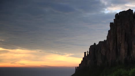 Ve-en-los-pilares-de-Lena-al-amanecer.-La-UNESCO-Patrimonio-de-la-humanidad