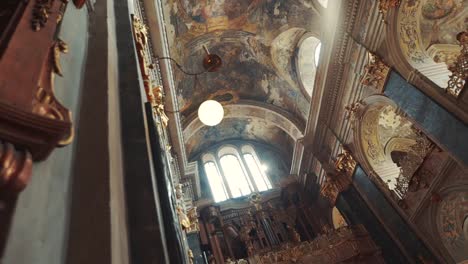 Arquitectura-templo-iglesia-en-Ucrania-de-la-guarnición