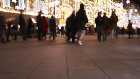 Menschen-auf-Amazing-Illuminated-Square