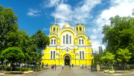 St.-Volodymyr-Kathedrale-in-der-Nacht.-Kiew,-Ukraine