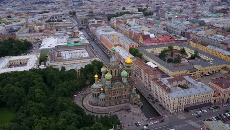 Salvador-de-San-Petersburgo-crepúsculo-de-Rusia-en-el-panorama-aéreo-de-sangre-derramada-paisaje-urbano-4k