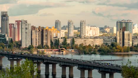 motor-traffic-on-the-bridge.-city-traffic-on-the-bridge.-Timelapse.-city-landscape-time-lapse