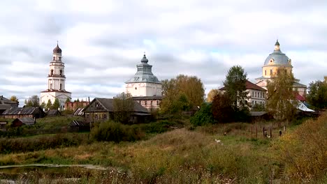 Cúpula-de-la-iglesia-del-pueblo-ortodoxo-ruso