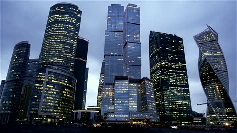 Moskau-Stadt---futuristische-Wolkenkratzer-Moscow-International-Business-Center.