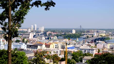 Panorámica-de-la-imagen-de-vídeo-cityscape-vista-superior