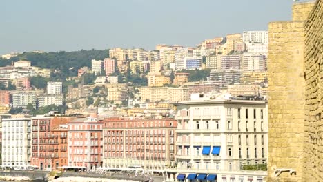 Fantástica-vista-hermosa-Nápoles-de-Castillo-del-huevo,-paisaje-de-verano,-Italia